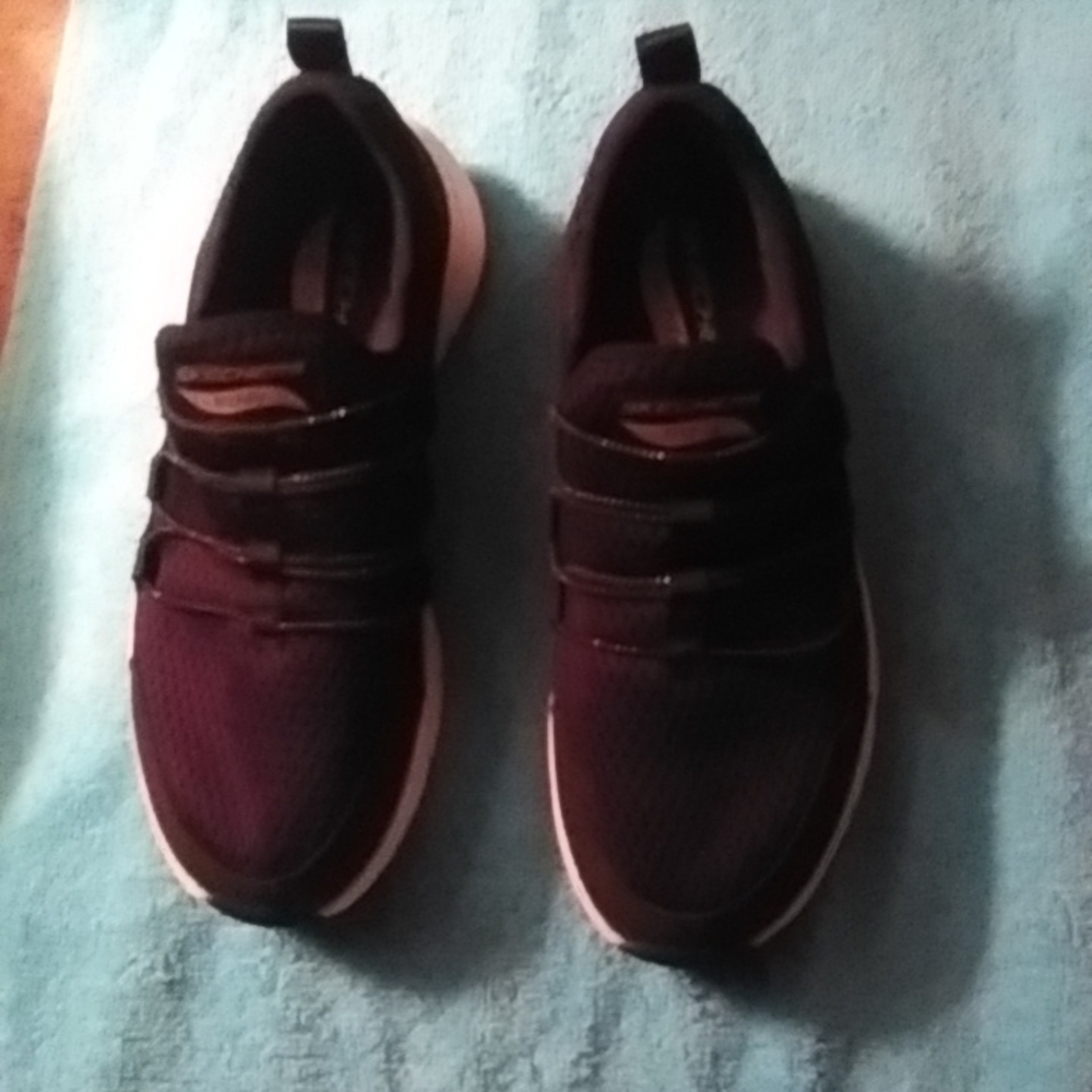 Skechers Arch fit size6 black & white
